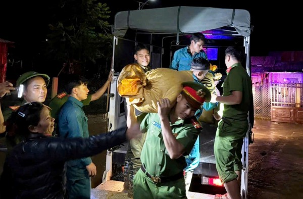 Miền Trung ứng phó mưa đặc biệt lớn và sạt lở do bão Fengshen