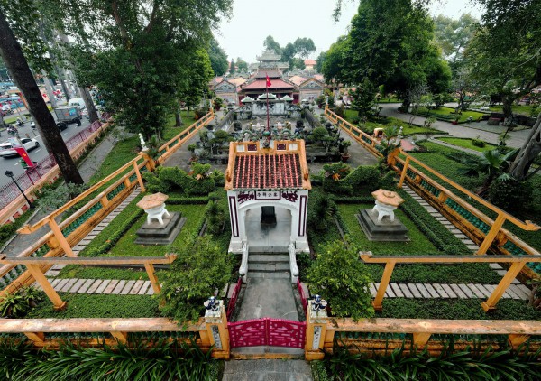 Mộ cổ 177 năm ở TP.HCM, lưu danh công thần thuộc hàng Đệ nhất triều Nguyễn Mộ cổ 177 năm ở TP.HCM, lưu danh công thần thuộc hàng Đệ nhất triều Nguyễn