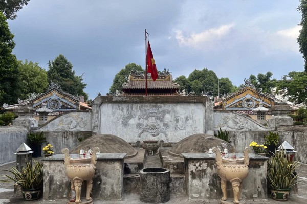 Mộ cổ 177 năm ở TP.HCM, lưu danh công thần thuộc hàng Đệ nhất triều Nguyễn Mộ cổ 177 năm ở TP.HCM, lưu danh công thần thuộc hàng Đệ nhất triều Nguyễn