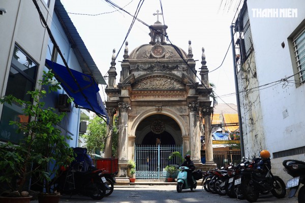 Mộ cổ kiến trúc giống nhà thờ 112 năm ở TP.HCM: Dấu tích tri huyện xưa