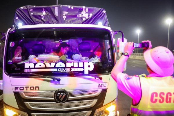 Mối nguy dừng xe trên cao tốc: Nhiều tài xế tự đẩy mình vào nguy hiểm