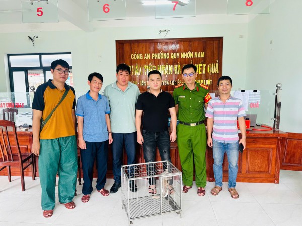 Mua động vật quý hiếm rồi giao nộp cho công an Mua động vật quý hiếm rồi giao nộp cho công an