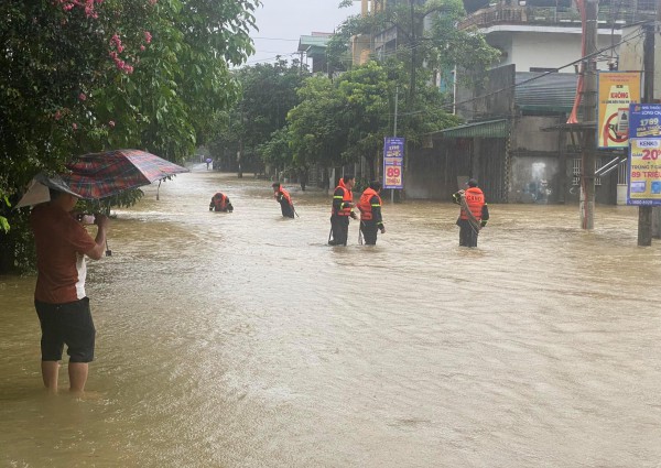 Mưa hơn 400 mm, nhiều nơi ở Hà Giang 'chìm' trong biển nước