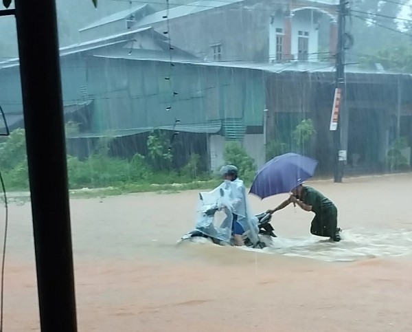 Mưa hơn 400 mm, nhiều nơi ở Hà Giang 'chìm' trong biển nước