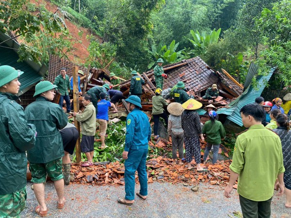 Mưa lớn gây ngập lụt, sạt lở tại Thanh Hóa, Nghệ An, Hà Tĩnh