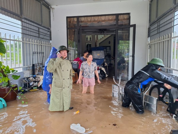 Mưa lớn, nhiều tuyến đường ở Quảng Ninh tê liệt