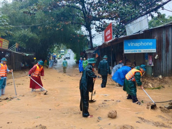 Mưa lũ chia cắt vùng tây TP.Đà Nẵng, Quân khu 5 trực chiến ứng cứu