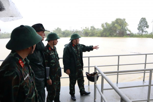 Mưa lũ chia cắt vùng tây TP.Đà Nẵng, Quân khu 5 trực chiến ứng cứu