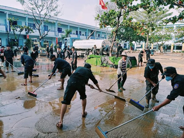 Mưa lũ Đà Nẵng: Ngày mai 17.10 học sinh đi học trở lại