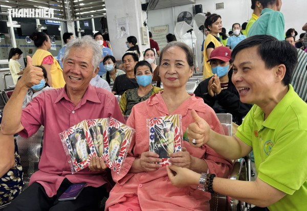 Ngày cuối tuần đặc biệt của bệnh nhân Bệnh viện Chợ Rẫy: ‘Vui quá xá là vui' Ngày cuối tuần đặc biệt của bệnh nhân Bệnh viện Chợ Rẫy: ‘Vui quá xá là vui'