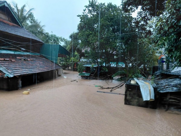 Nghệ An: Lũ ồ ạt đổ về, gần mức kỷ lục 5.000 năm xảy ra 1 lần