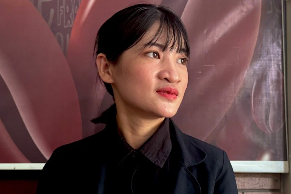 Nghề làm đẹp cho người chết: Cô gái mồ côi vào nghề từ tuổi 14 Nghề làm đẹp cho người chết: Cô gái mồ côi vào nghề từ tuổi 14