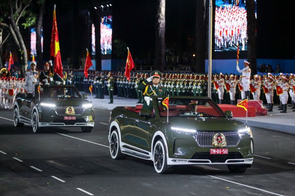 Nghỉ lễ 30.4, người dân đến TP.HCM xem diễu binh, bắn pháo hoa cần lưu ý gì?