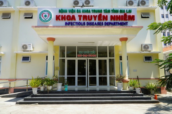 Nghi ngộ độc sau khi ăn bánh mì ở Quy Nhơn: Chủ tiệm cũng nhập viện Nghi ngộ độc sau khi ăn bánh mì ở Quy Nhơn: Chủ tiệm cũng nhập viện