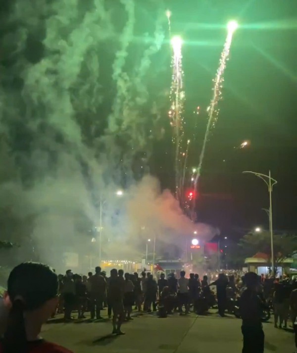 Ngư dân Lý Sơn dũng cảm cứu người: 'Lúc đó không kịp sợ' Ngư dân Lý Sơn dũng cảm cứu người: 'Lúc đó không kịp sợ'