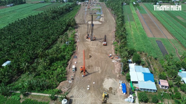 Ngừng lưu thông qua cầu Đại Ngãi 2 để tiếp tục thi công Ngừng lưu thông qua cầu Đại Ngãi 2 để tiếp tục thi công