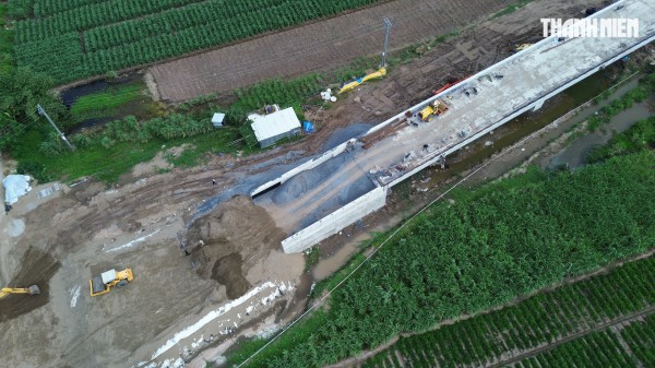 Ngừng lưu thông qua cầu Đại Ngãi 2 để tiếp tục thi công Ngừng lưu thông qua cầu Đại Ngãi 2 để tiếp tục thi công