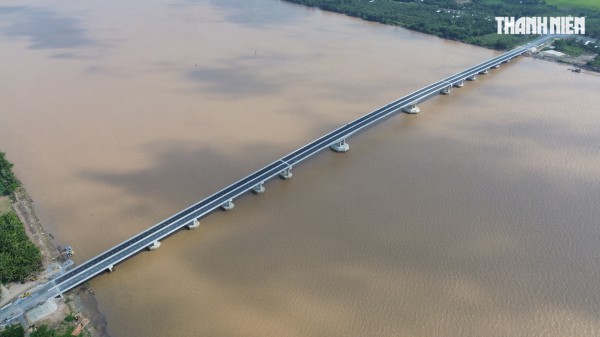 Ngừng lưu thông qua cầu Đại Ngãi 2 để tiếp tục thi công Ngừng lưu thông qua cầu Đại Ngãi 2 để tiếp tục thi công