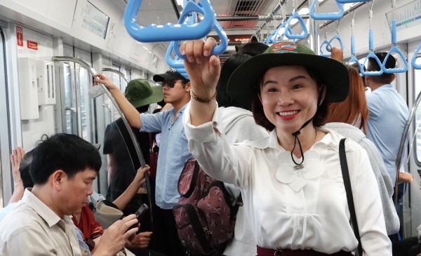 Người dân TP.HCM đi metro miễn phí trong 3 ngày dịp tết