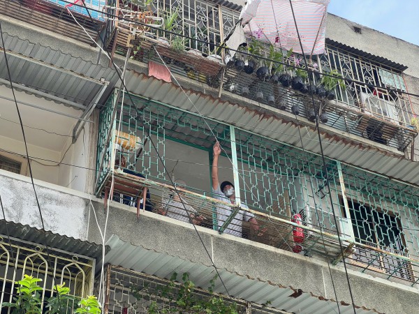 Người dân TP.HCM đồng thuận tháo dỡ 'chuồng cọp'