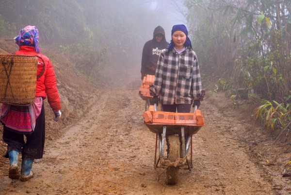 Người dân biên giới A Lù háo hức đón tết trong ngôi nhà mới