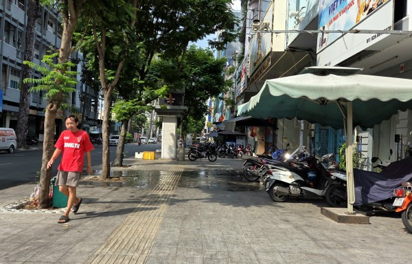 Người dân đăng ký, nộp hơn 450 triệu đồng để sử dụng vỉa hè phường An Đông Người dân đăng ký, nộp hơn 450 triệu đồng để sử dụng vỉa hè phường An Đông