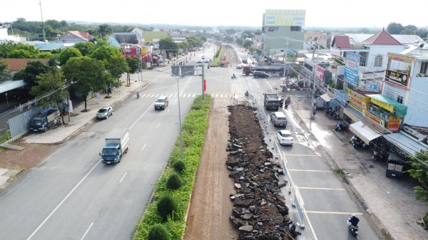 Người dân lo lắng việc sử dụng vật liệu tái chế tại chỗ, sửa quốc lộ 14 Người dân lo lắng việc sử dụng vật liệu tái chế tại chỗ, sửa quốc lộ 14