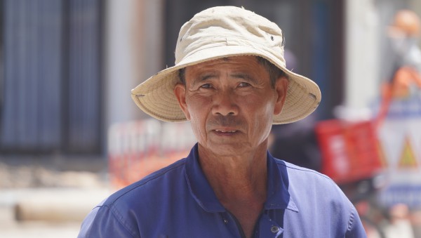 Người dân quay cuồng dưới nắng nóng đặc biệt gay gắt Người dân quay cuồng dưới nắng nóng đặc biệt gay gắt