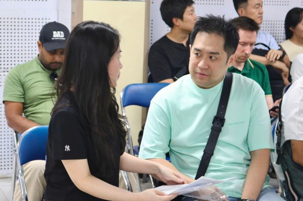 Người nước ngoài dễ dàng khai báo thuế khi có tài khoản VNeID Người nước ngoài dễ dàng khai báo thuế khi có tài khoản VNeID