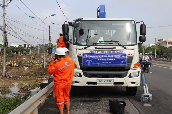 Người rốn lũ Hòa Xuân thở dài: 'Một đêm mà trắng tay hết' Người rốn lũ Hòa Xuân thở dài: 'Một đêm mà trắng tay hết'