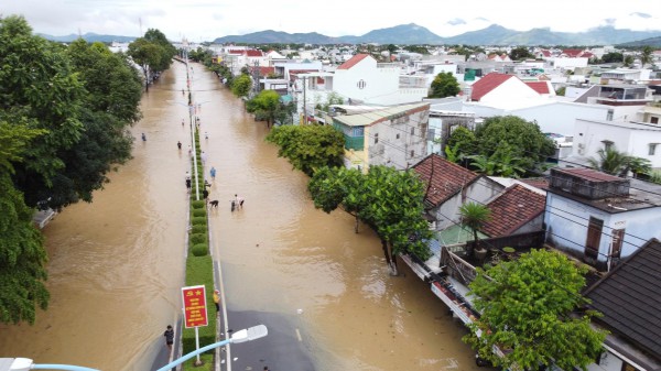 Nha Trang chìm trong biển nước, lũ trên sông Cái tiếp tục dâng cao Nha Trang chìm trong biển nước, lũ trên sông Cái tiếp tục dâng cao