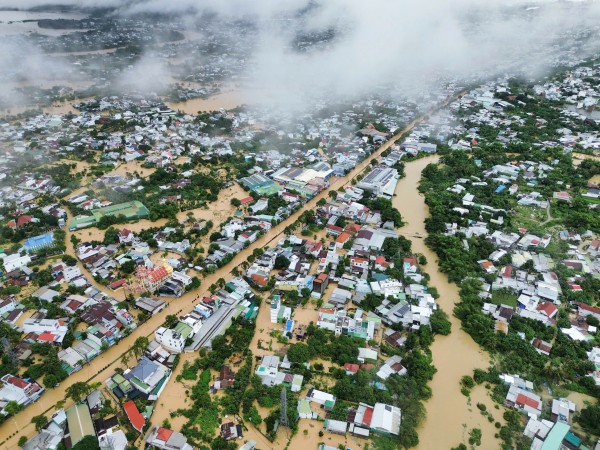 Nha Trang mênh mông biển nước vì lũ chồng lũ Nha Trang mênh mông biển nước vì lũ chồng lũ
