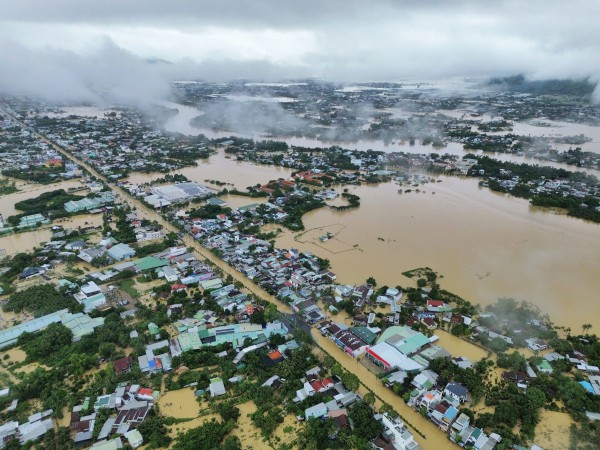 Nha Trang mênh mông biển nước vì lũ chồng lũ Nha Trang mênh mông biển nước vì lũ chồng lũ