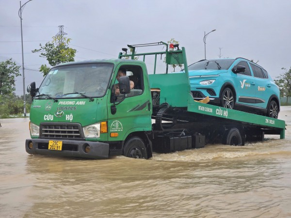Nha Trang mênh mông biển nước vì lũ chồng lũ Nha Trang mênh mông biển nước vì lũ chồng lũ