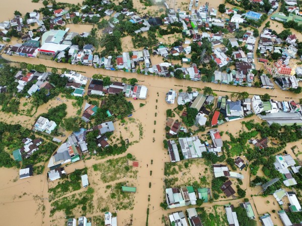Nha Trang mênh mông biển nước vì lũ chồng lũ Nha Trang mênh mông biển nước vì lũ chồng lũ