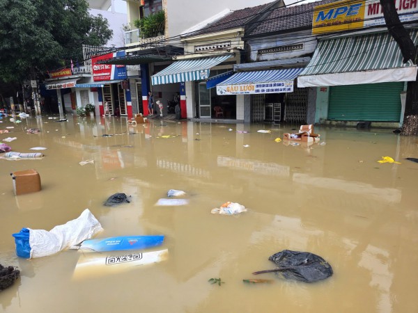 Nha Trang mênh mông biển nước vì lũ chồng lũ Nha Trang mênh mông biển nước vì lũ chồng lũ