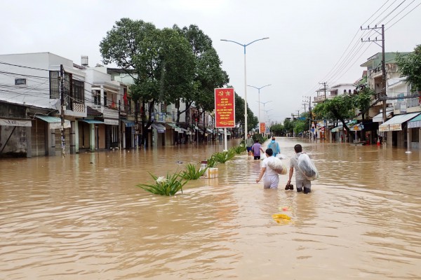 Nha Trang mênh mông biển nước vì lũ chồng lũ Nha Trang mênh mông biển nước vì lũ chồng lũ