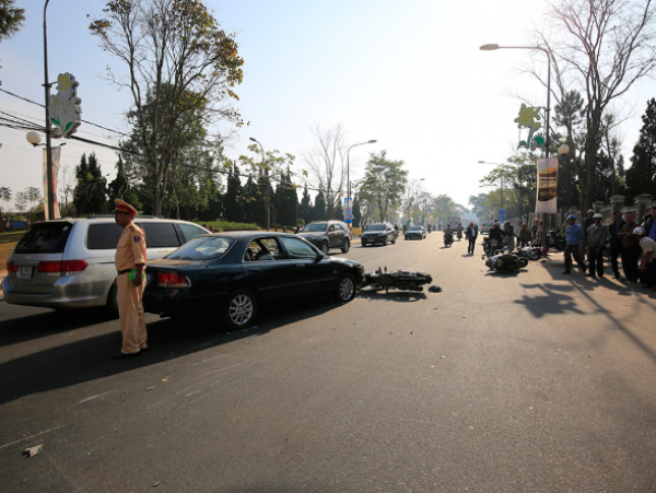 Nhiều xe công vụ vi phạm giao thông, Chủ tịch tỉnh Lâm Đồng yêu cầu chấn chỉnh Nhiều xe công vụ vi phạm giao thông, Chủ tịch tỉnh Lâm Đồng yêu cầu chấn chỉnh