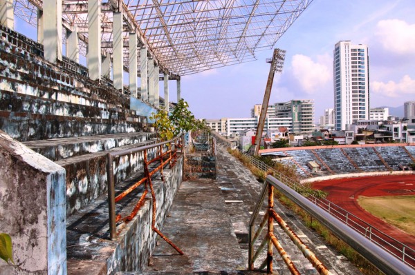 Nhìn lại sân vận động Chi Lăng ‘chảo lửa’ đình đám một thời trước khi trở thành dĩ vãng