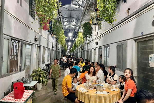 Những chủ trọ nổi tiếng tiếp tục hoạt động 'nghĩa tình cũ' tại phường mới ở TP.HCM