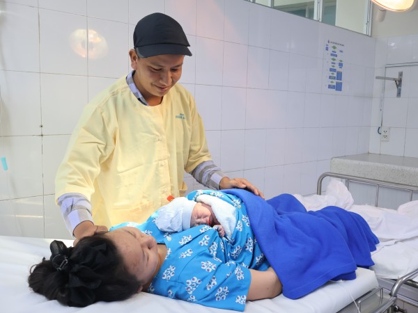 Những em bé ‘0 giờ’ chào đón năm mới 2026, mong thành nhân tài