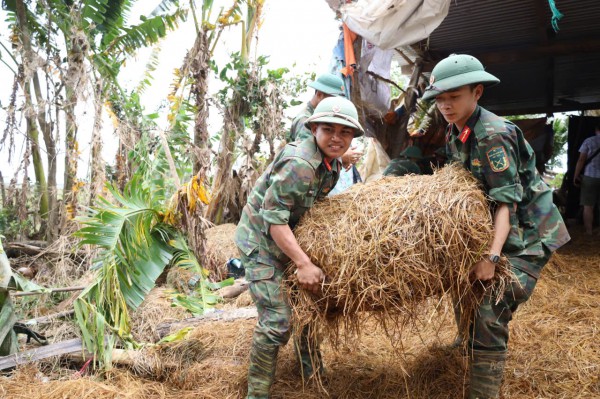 Nỗ lực tái thiết sau lũ lịch sử