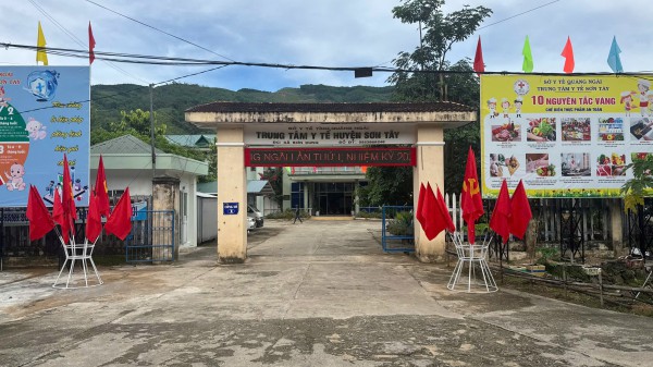 Nồi cháo tình thương và gian hàng 0 đồng ở Sơn Tây