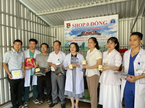 Nồi cháo tình thương và gian hàng 0 đồng ở Sơn Tây