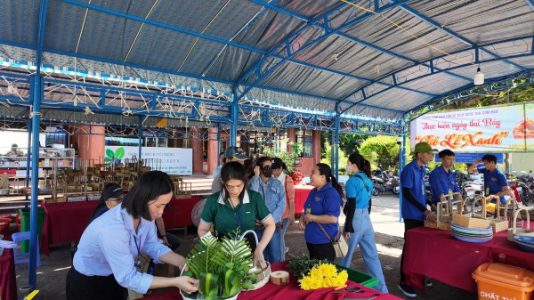 Nói không với hoạt động cúng đốt hàng mã tại các di tích ở Côn Đảo