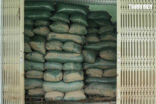 Nơi trũng nhất rốn lũ Hòa Xuân: Thôn xóm tan hoang, nhiều nhà còn đang ngập Nơi trũng nhất rốn lũ Hòa Xuân: Thôn xóm tan hoang, nhiều nhà còn đang ngập