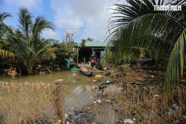 Nơi trũng nhất rốn lũ Hòa Xuân: Thôn xóm tan hoang, nhiều nhà còn đang ngập Nơi trũng nhất rốn lũ Hòa Xuân: Thôn xóm tan hoang, nhiều nhà còn đang ngập