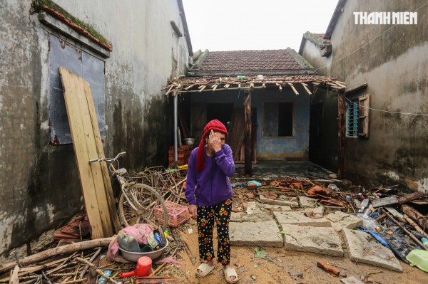 Nơi trũng nhất rốn lũ Hòa Xuân: Thôn xóm tan hoang, nhiều nhà còn đang ngập Nơi trũng nhất rốn lũ Hòa Xuân: Thôn xóm tan hoang, nhiều nhà còn đang ngập