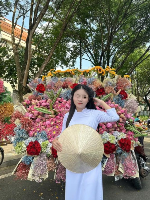 Nữ sinh lớp 11 chặn liên lạc với gia đình sau tin nhắn 'con đã xin được việc' Nữ sinh lớp 11 chặn liên lạc với gia đình sau tin nhắn 'con đã xin được việc'