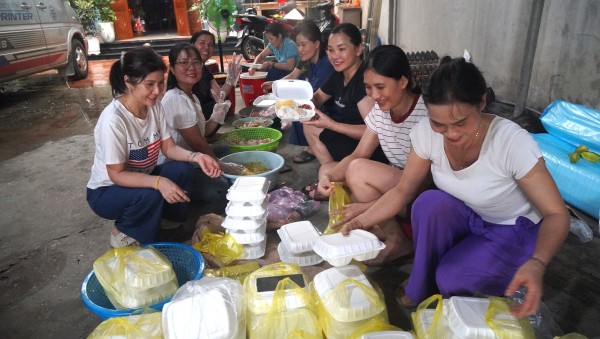 Nước sông Mã ồ ạt đổ vào nhà dân Nước sông Mã ồ ạt đổ vào nhà dân